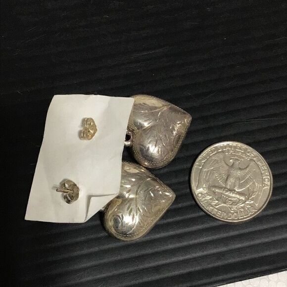 Beautiful vintage bow and quarter size heart sterling, silver earrings - Picture 5 of 5